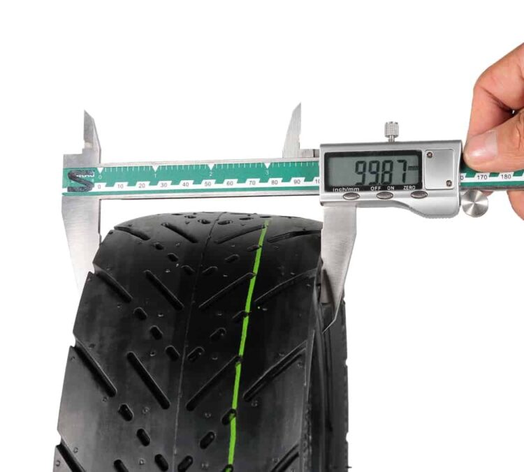 Rueda Cubierta 11x3 (90/65-6,5 ) Onroad Tubeless